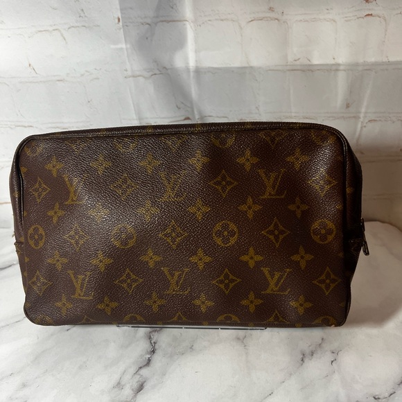 EUC Louis Vuitton Monogram Trousse Toilette 28 Pouch - Picture 1 of 12
